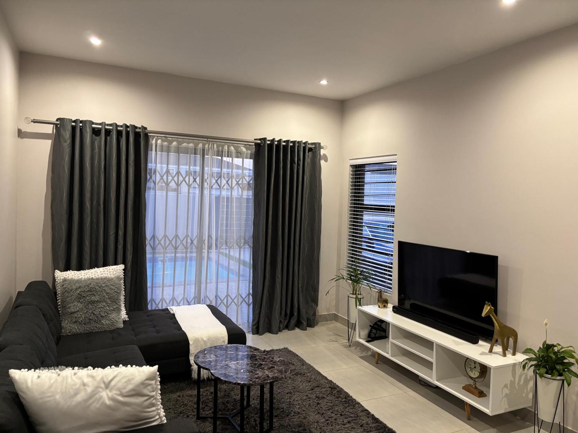 Modern 3 Bedroom Urban Getaway