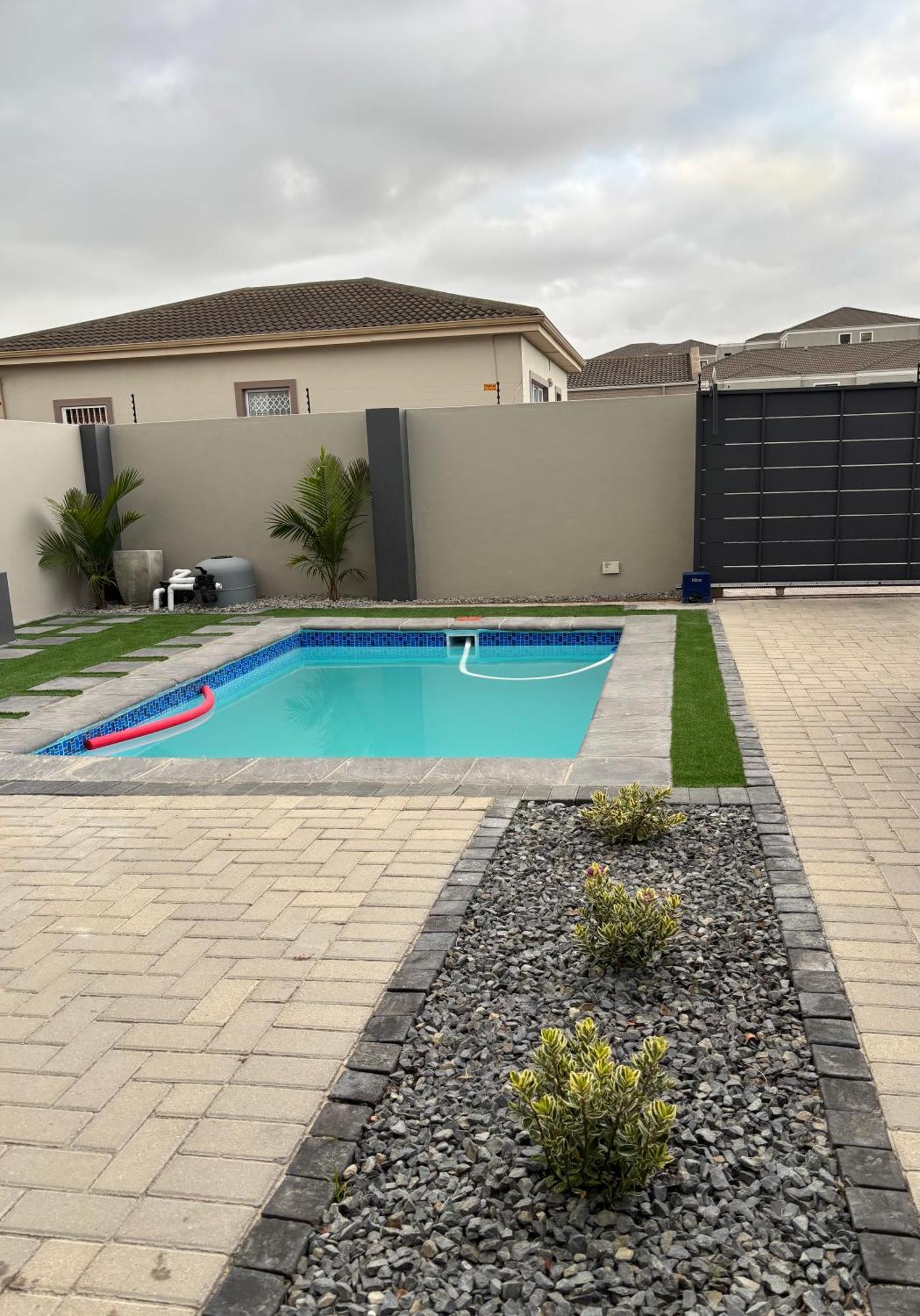 Modern 3 Bedroom Urban Getaway Holiday home Cape Town
